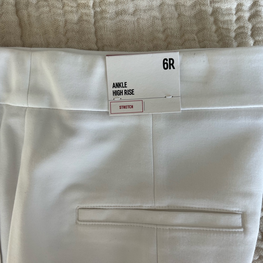 Express women’s Stretch ankle high rise pants in white
